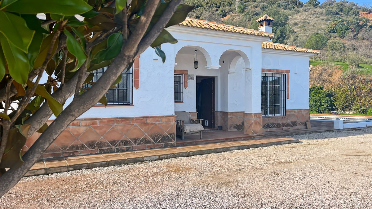 Se vende Bungalow de 3 dormitorios en Costa Del Sol East, Málaga, España