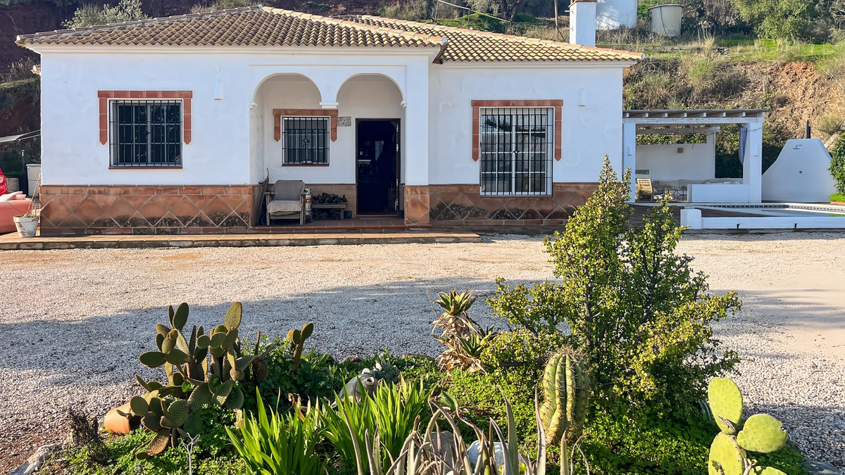 Se vende Bungalow de 3 dormitorios en Costa Del Sol East, Málaga, España