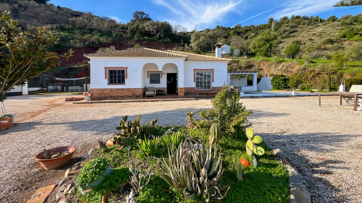 Se vende Bungalow de 3 dormitorios en Costa Del Sol East, Málaga, España