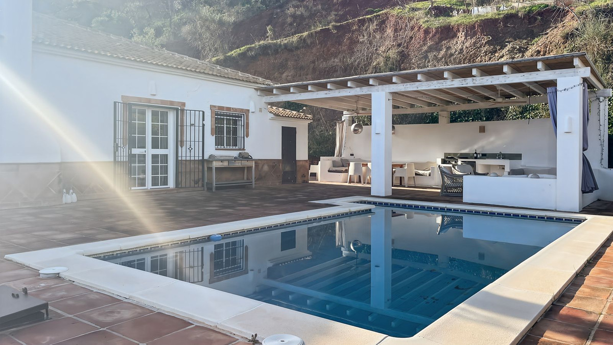 Se vende Bungalow de 3 dormitorios en Costa Del Sol East, Málaga, España