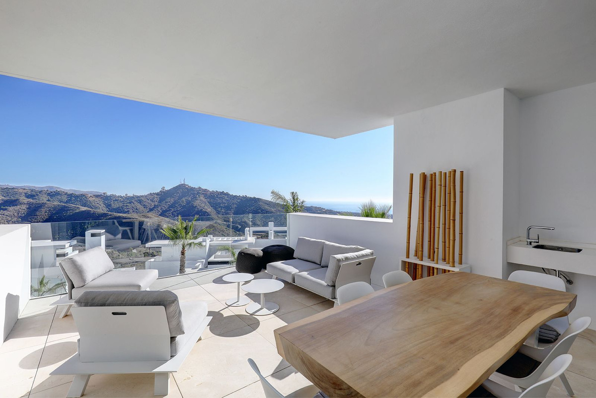 2 Bed Apartment for sale in Ojén Costa Del Sol, Málaga, Spain