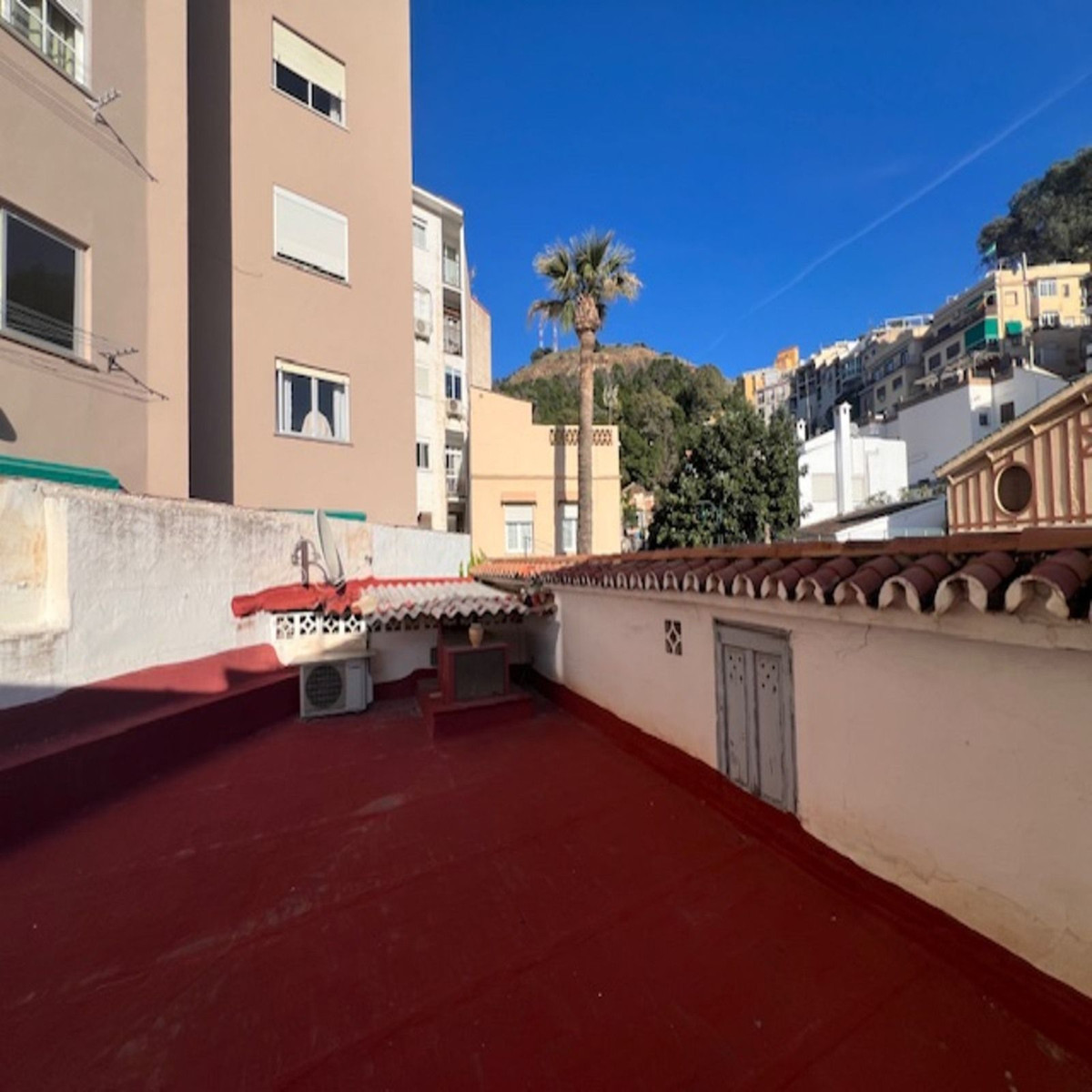 Se vende Villa - Chalet de 6 dormitorios en Málaga Ciudad, Málaga, España