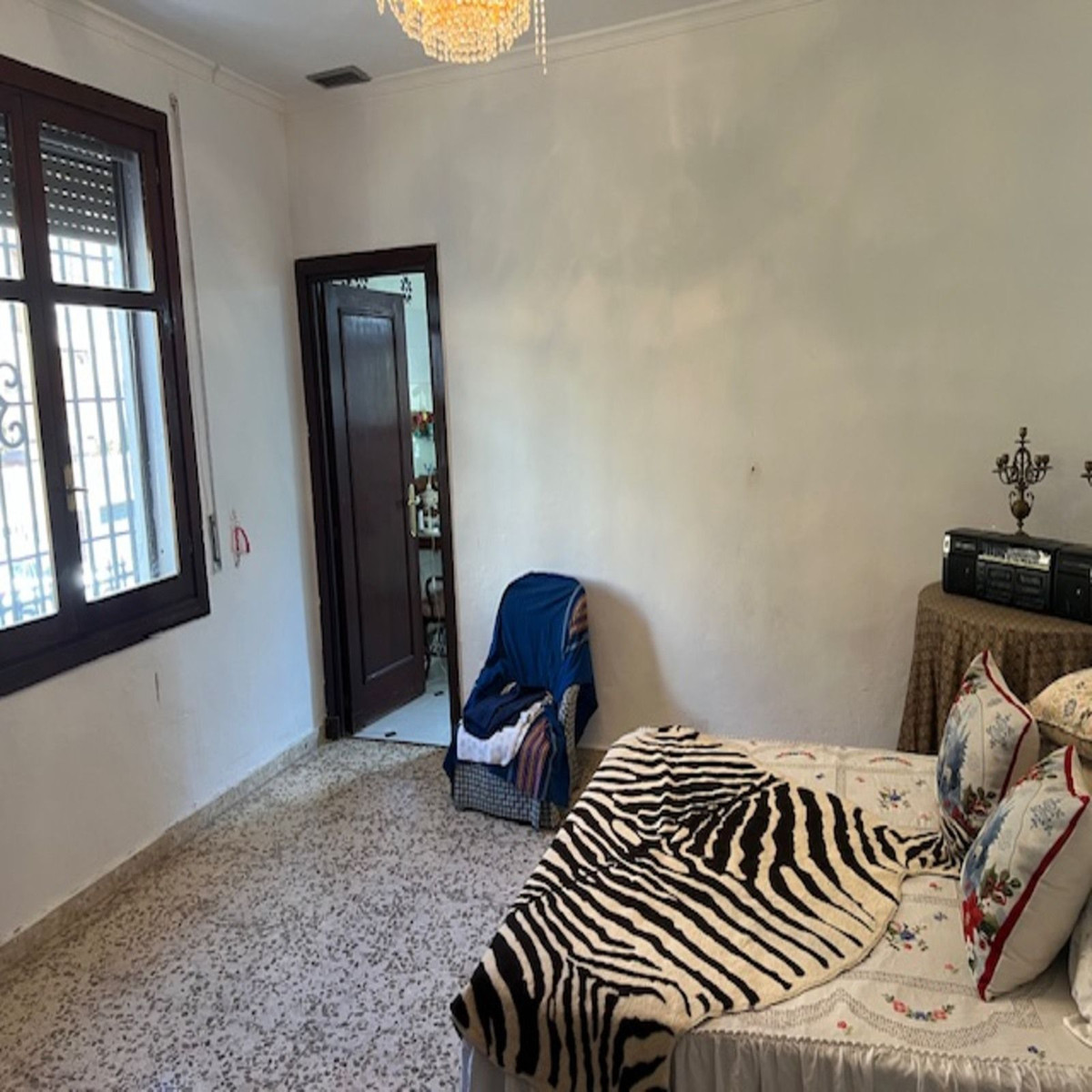 Se vende Villa - Chalet de 6 dormitorios en Málaga Ciudad, Málaga, España