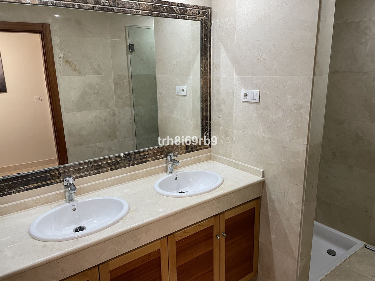 Se vende Pareada de 3 dormitorios en Costa Del Sol, Málaga, España