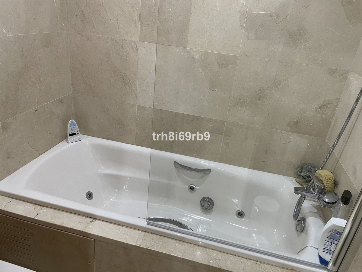 Se vende Pareada de 3 dormitorios en Costa Del Sol, Málaga, España
