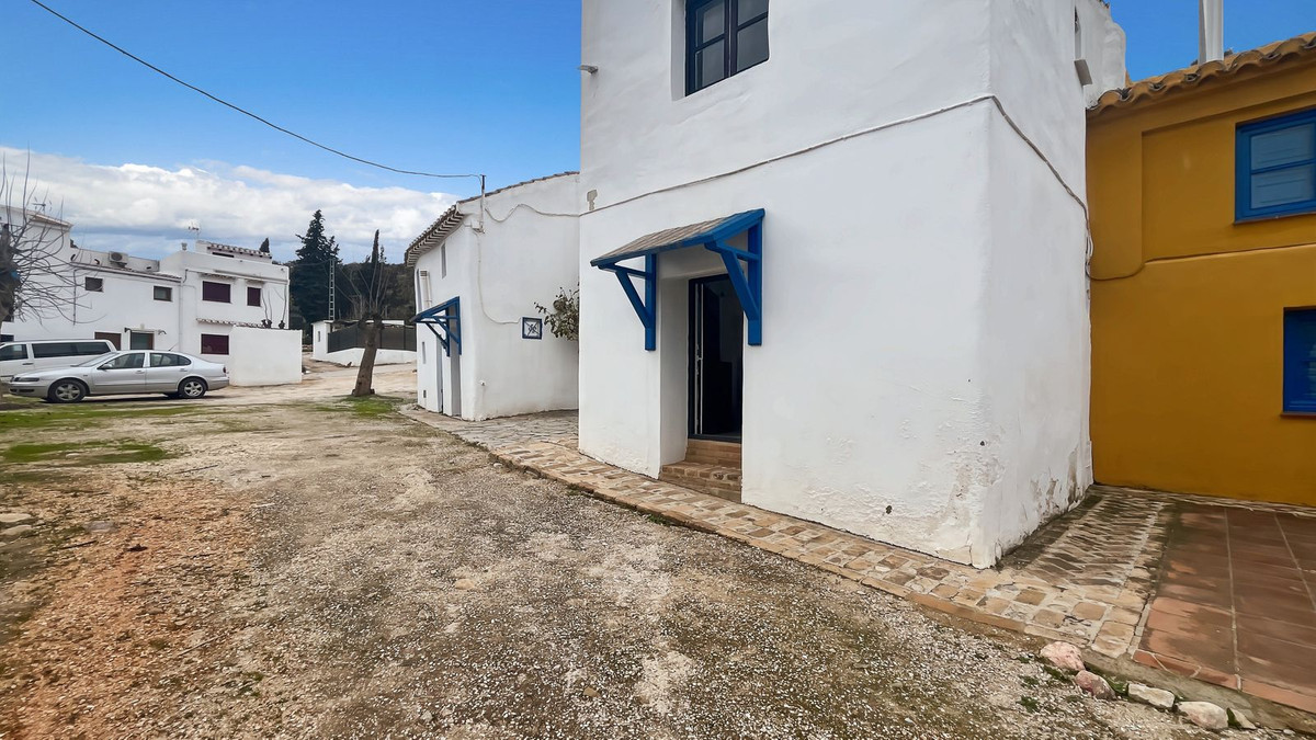 9 Bed Townhouse for sale in Villanueva Del Rosario Costa Del Sol, Málaga, Spain