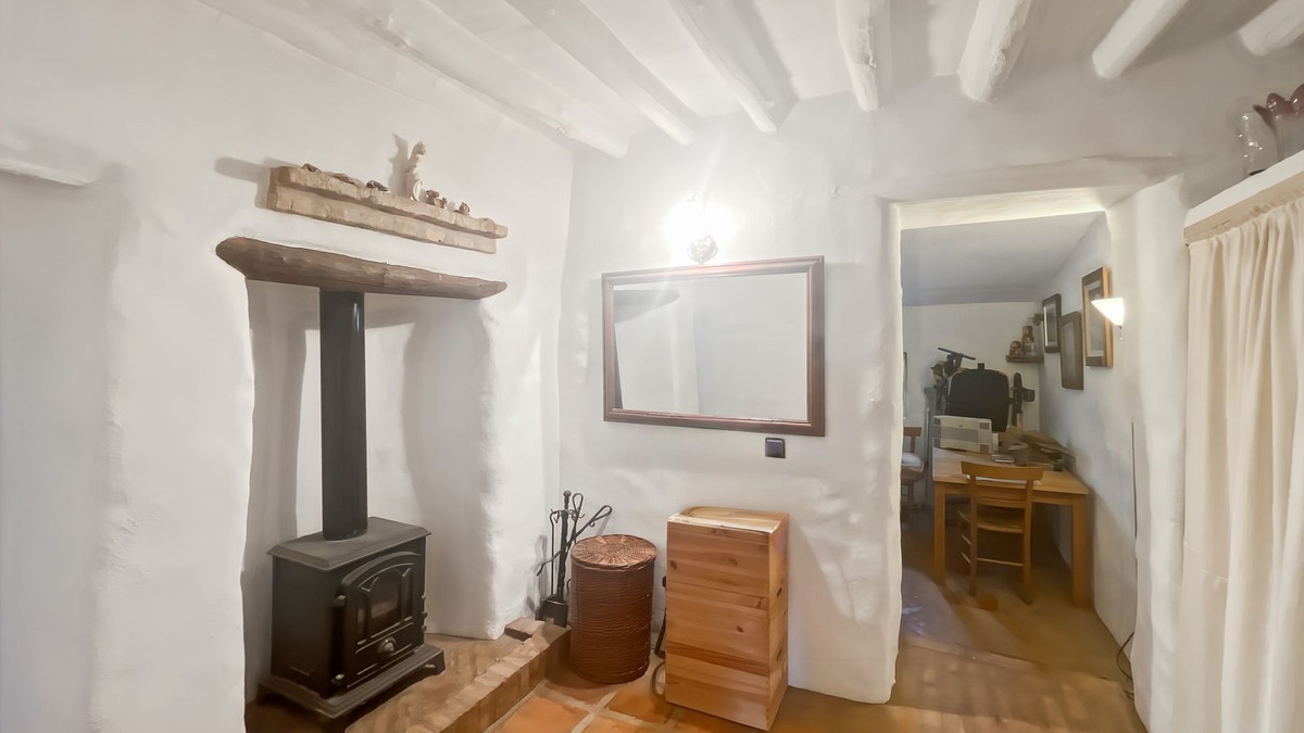 9 Bed Townhouse for sale in Villanueva Del Rosario Costa Del Sol, Málaga, Spain