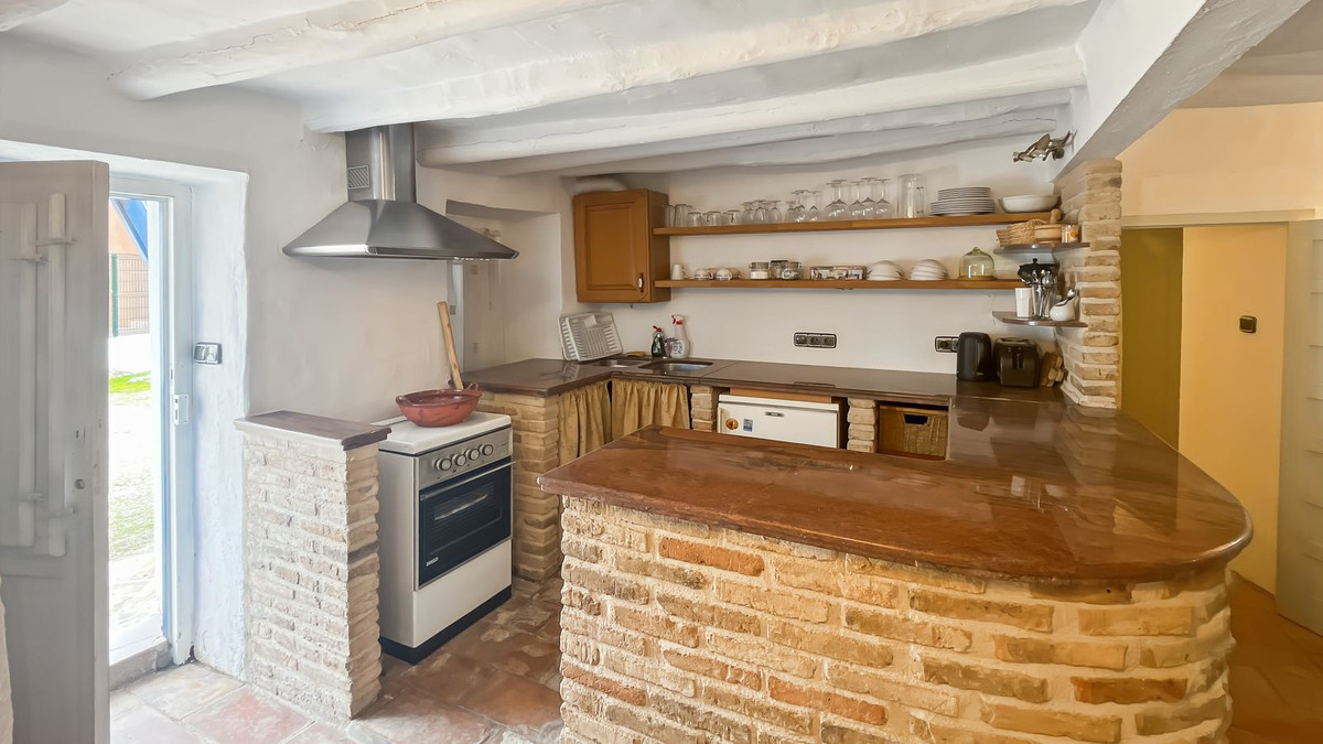 9 Bed Townhouse for sale in Villanueva Del Rosario Costa Del Sol, Málaga, Spain