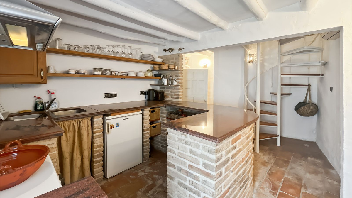 9 Bed Townhouse for sale in Villanueva Del Rosario Costa Del Sol, Málaga, Spain