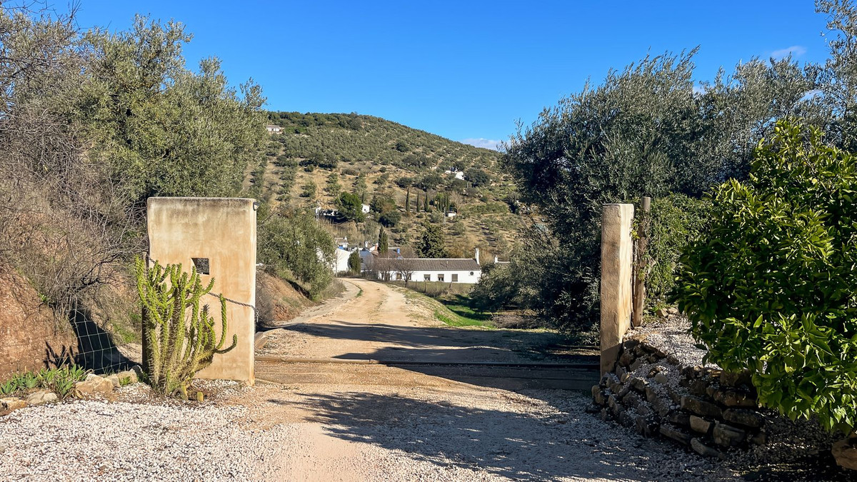 9 Bed Townhouse for sale in Villanueva Del Rosario Costa Del Sol, Málaga, Spain