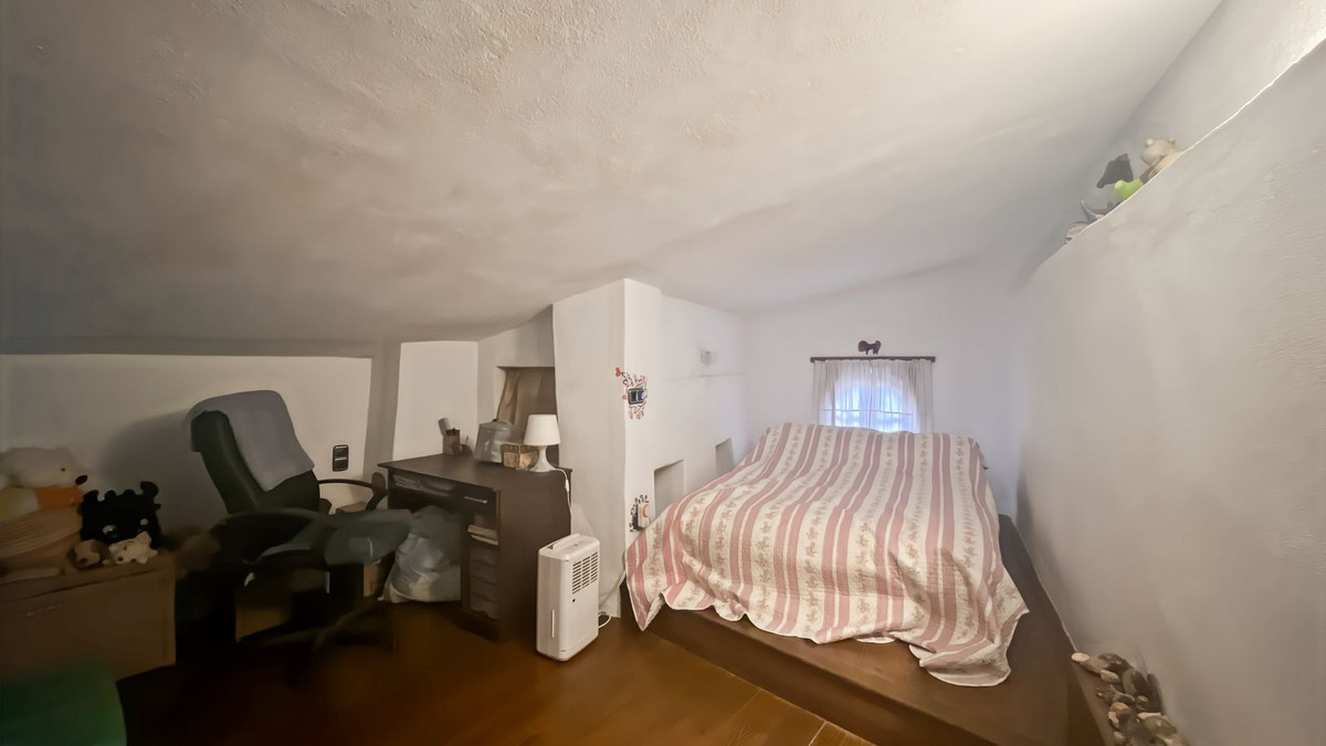 9 Bed Townhouse for sale in Villanueva Del Rosario Costa Del Sol, Málaga, Spain