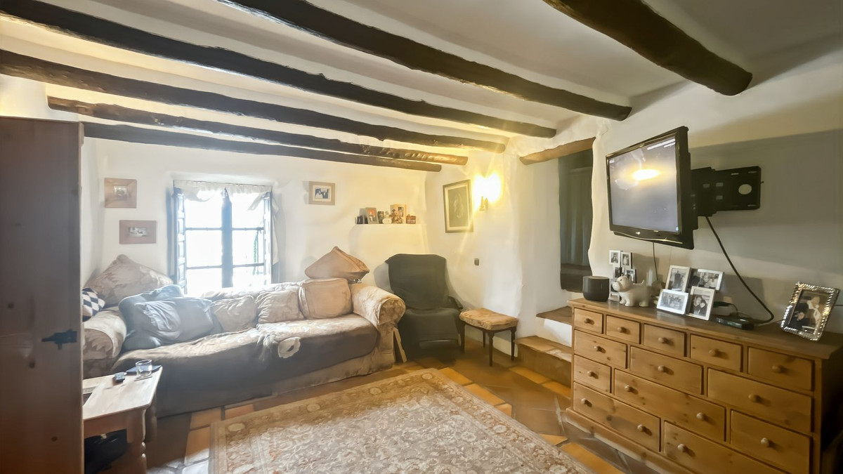 9 Bed Townhouse for sale in Villanueva Del Rosario Costa Del Sol, Málaga, Spain