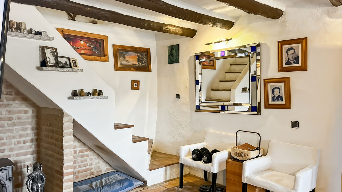 9 Bed Townhouse for sale in Villanueva Del Rosario Costa Del Sol, Málaga, Spain