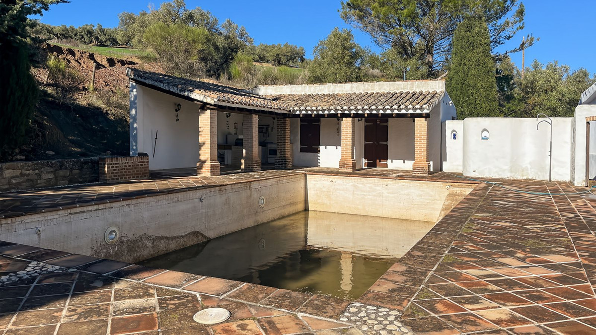 9 Bed Townhouse for sale in Villanueva Del Rosario Costa Del Sol, Málaga, Spain