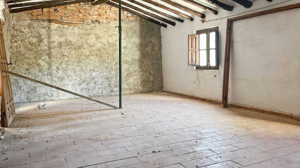 9 Bed Townhouse for sale in Villanueva Del Rosario Costa Del Sol, Málaga, Spain