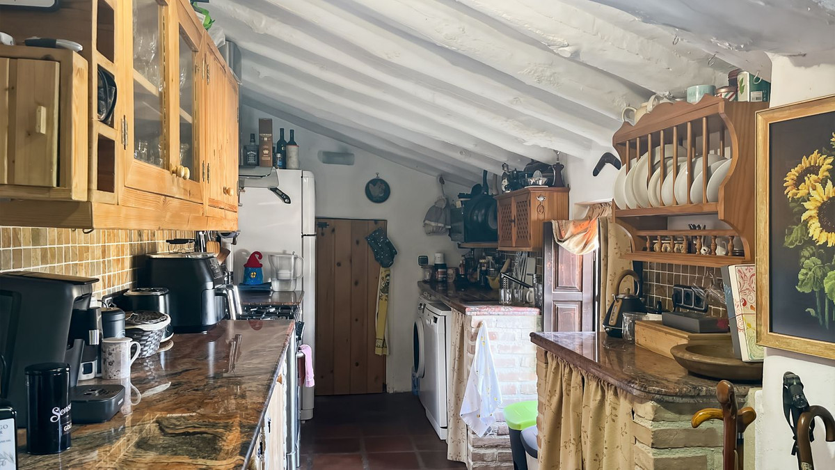 9 Bed Townhouse for sale in Villanueva Del Rosario Costa Del Sol, Málaga, Spain