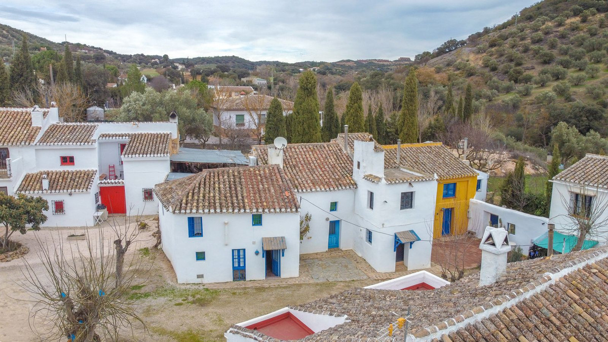 9 Bed Townhouse for sale in Villanueva Del Rosario Costa Del Sol, Málaga, Spain