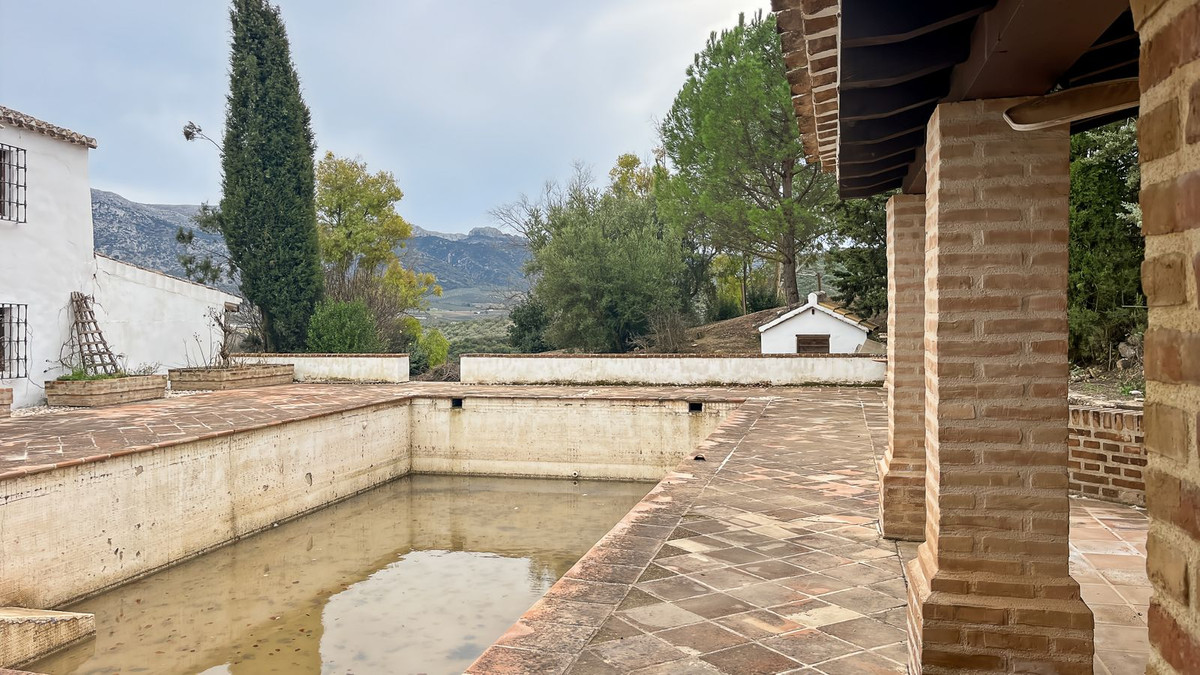 9 Bed Townhouse for sale in Villanueva Del Rosario Costa Del Sol, Málaga, Spain