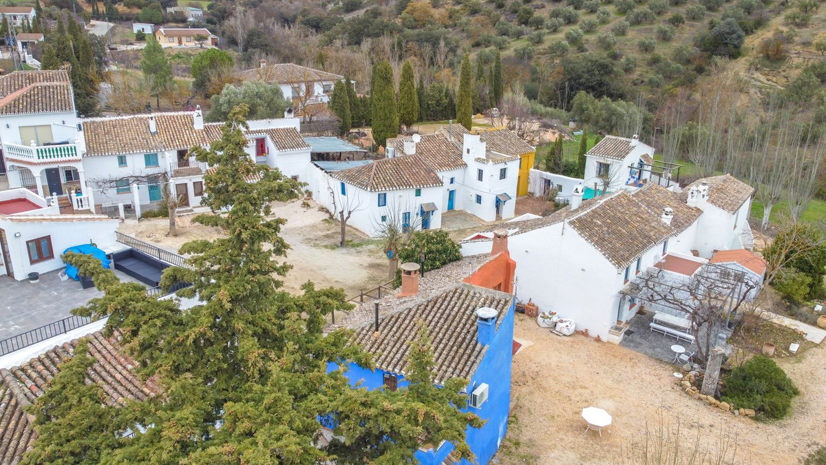 9 Bed Townhouse for sale in Villanueva Del Rosario Costa Del Sol, Málaga, Spain