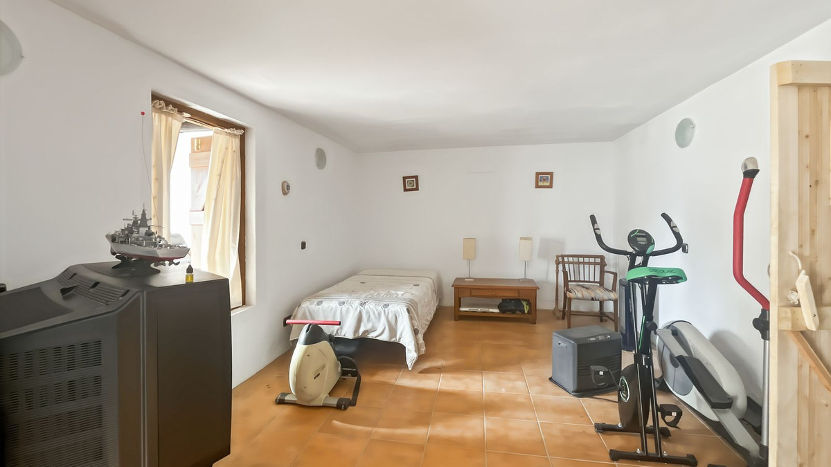 9 Bed Townhouse for sale in Villanueva Del Rosario Costa Del Sol, Málaga, Spain