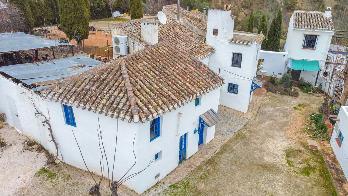 9 Bed Townhouse for sale in Villanueva Del Rosario Costa Del Sol, Málaga, Spain