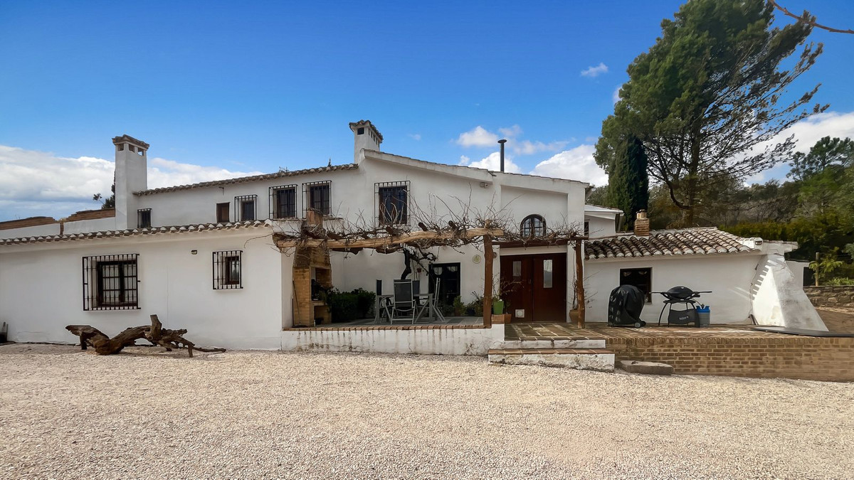 9 Bed Townhouse for sale in Villanueva Del Rosario Costa Del Sol, Málaga, Spain