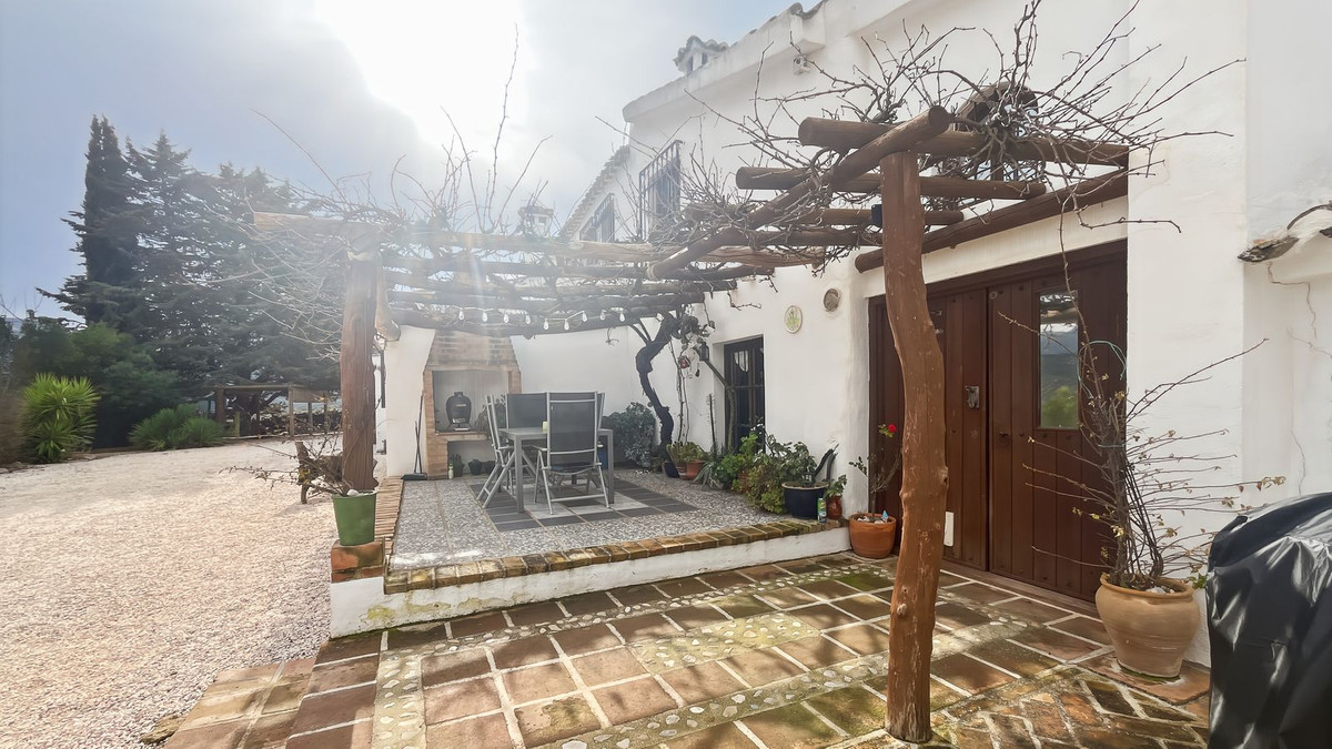 9 Bed Townhouse for sale in Villanueva Del Rosario Costa Del Sol, Málaga, Spain