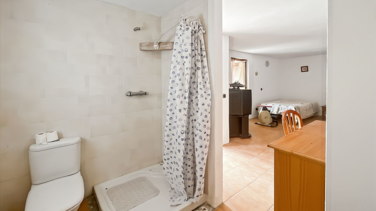 9 Bed Townhouse for sale in Villanueva Del Rosario Costa Del Sol, Málaga, Spain
