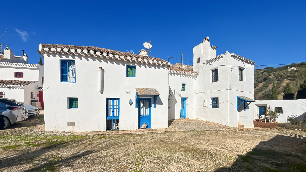 9 Bed Townhouse for sale in Villanueva Del Rosario Costa Del Sol, Málaga, Spain