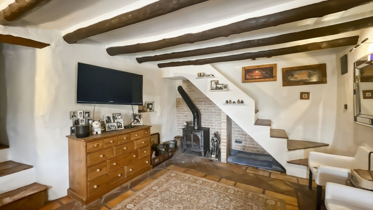 9 Bed Townhouse for sale in Villanueva Del Rosario Costa Del Sol, Málaga, Spain