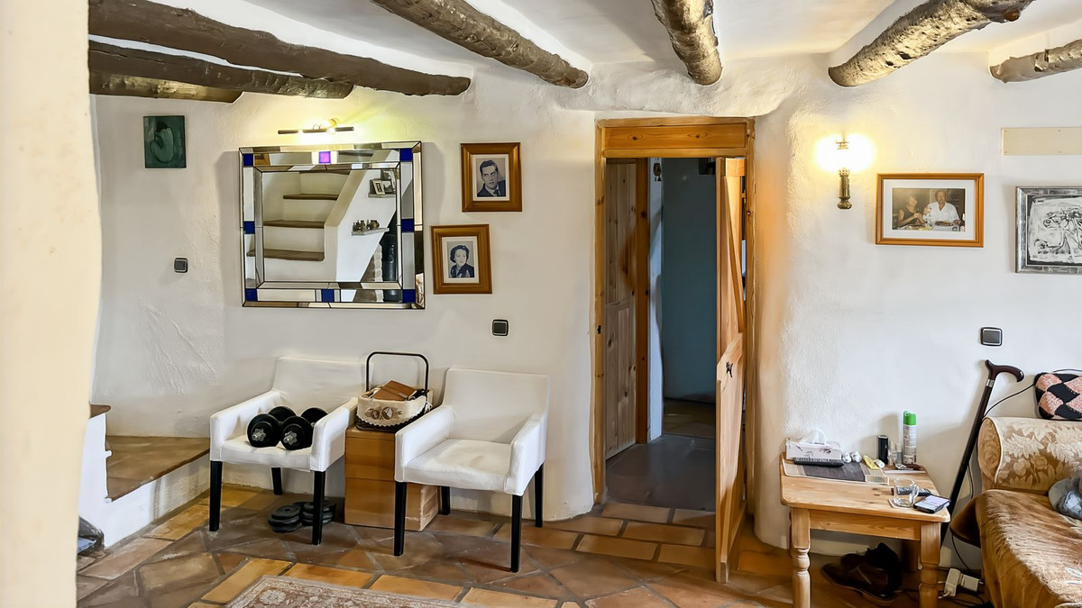 9 Bed Townhouse for sale in Villanueva Del Rosario Costa Del Sol, Málaga, Spain
