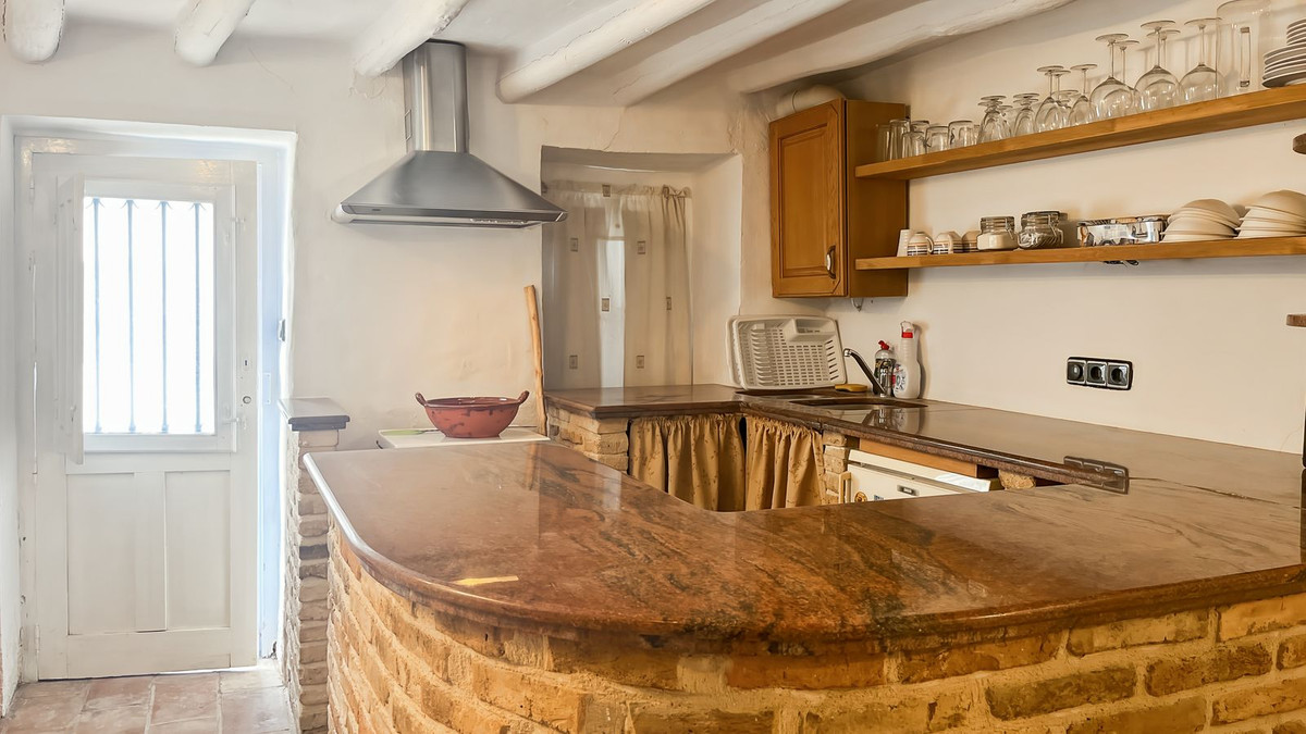 9 Bed Townhouse for sale in Villanueva Del Rosario Costa Del Sol, Málaga, Spain