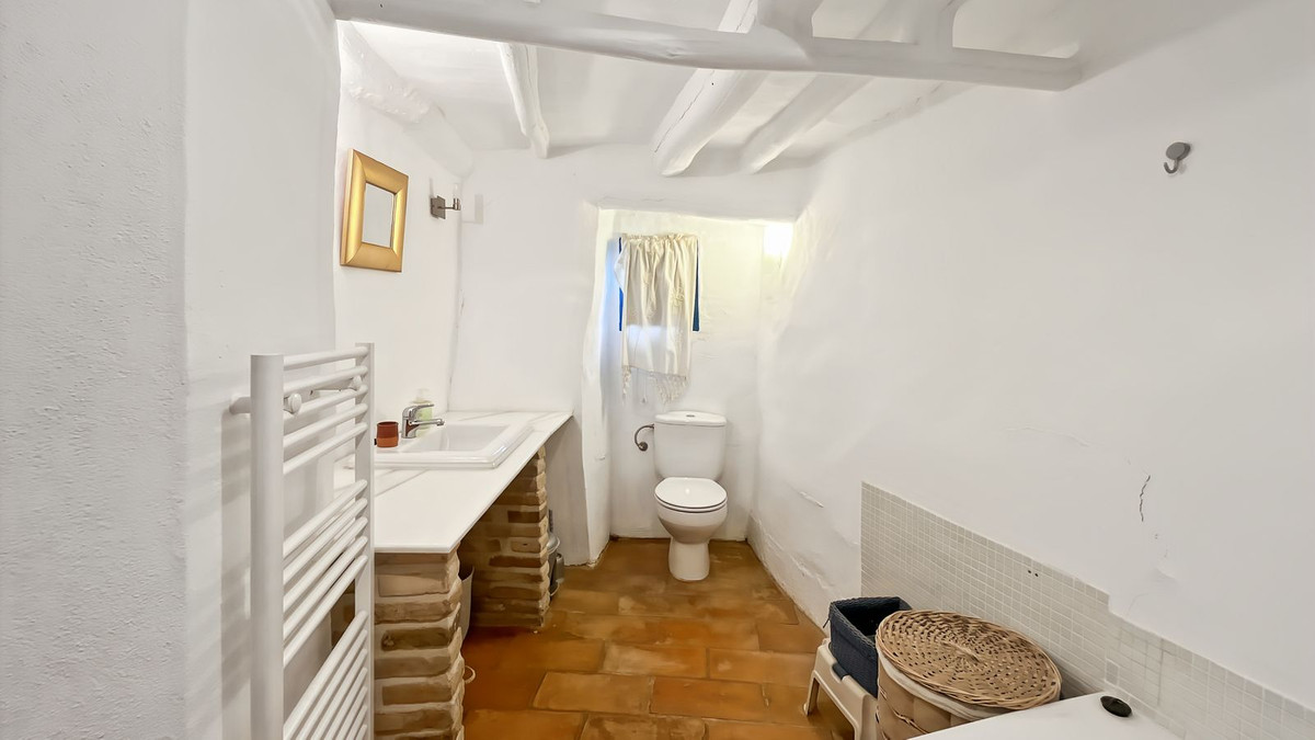 9 Bed Townhouse for sale in Villanueva Del Rosario Costa Del Sol, Málaga, Spain