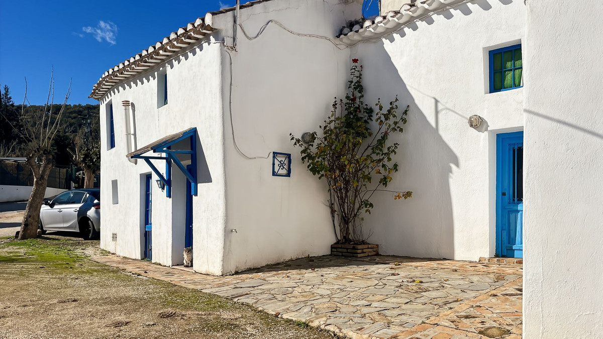 9 Bed Townhouse for sale in Villanueva Del Rosario Costa Del Sol, Málaga, Spain