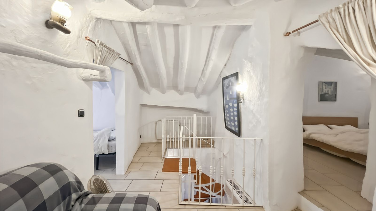 9 Bed Townhouse for sale in Villanueva Del Rosario Costa Del Sol, Málaga, Spain