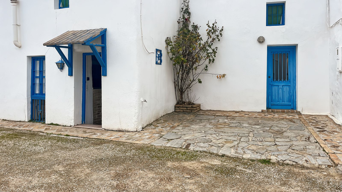 9 Bed Townhouse for sale in Villanueva Del Rosario Costa Del Sol, Málaga, Spain