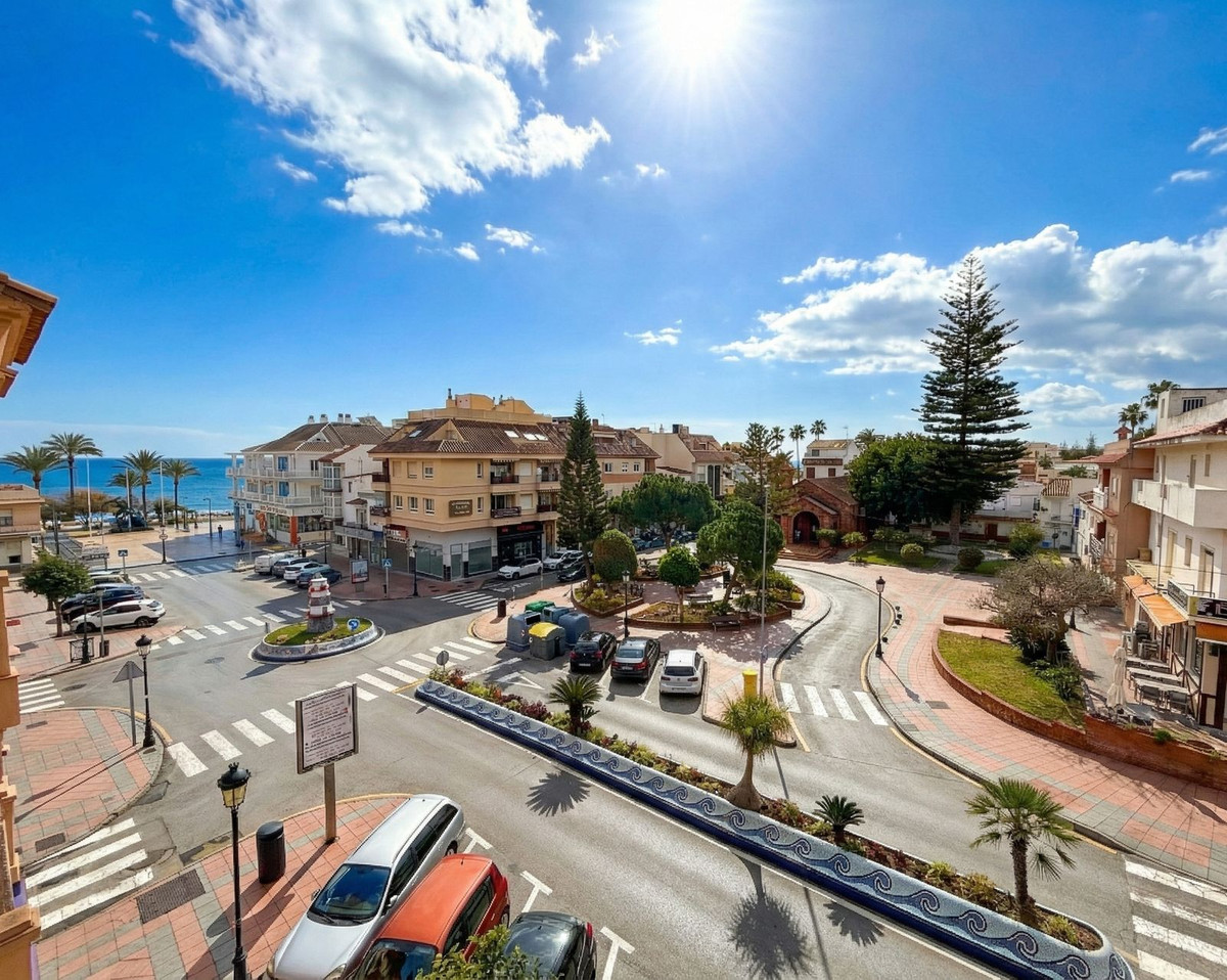 4 Bed Apartment for sale in San Luis De Sabinillas Costa Del Sol, Málaga, Spain