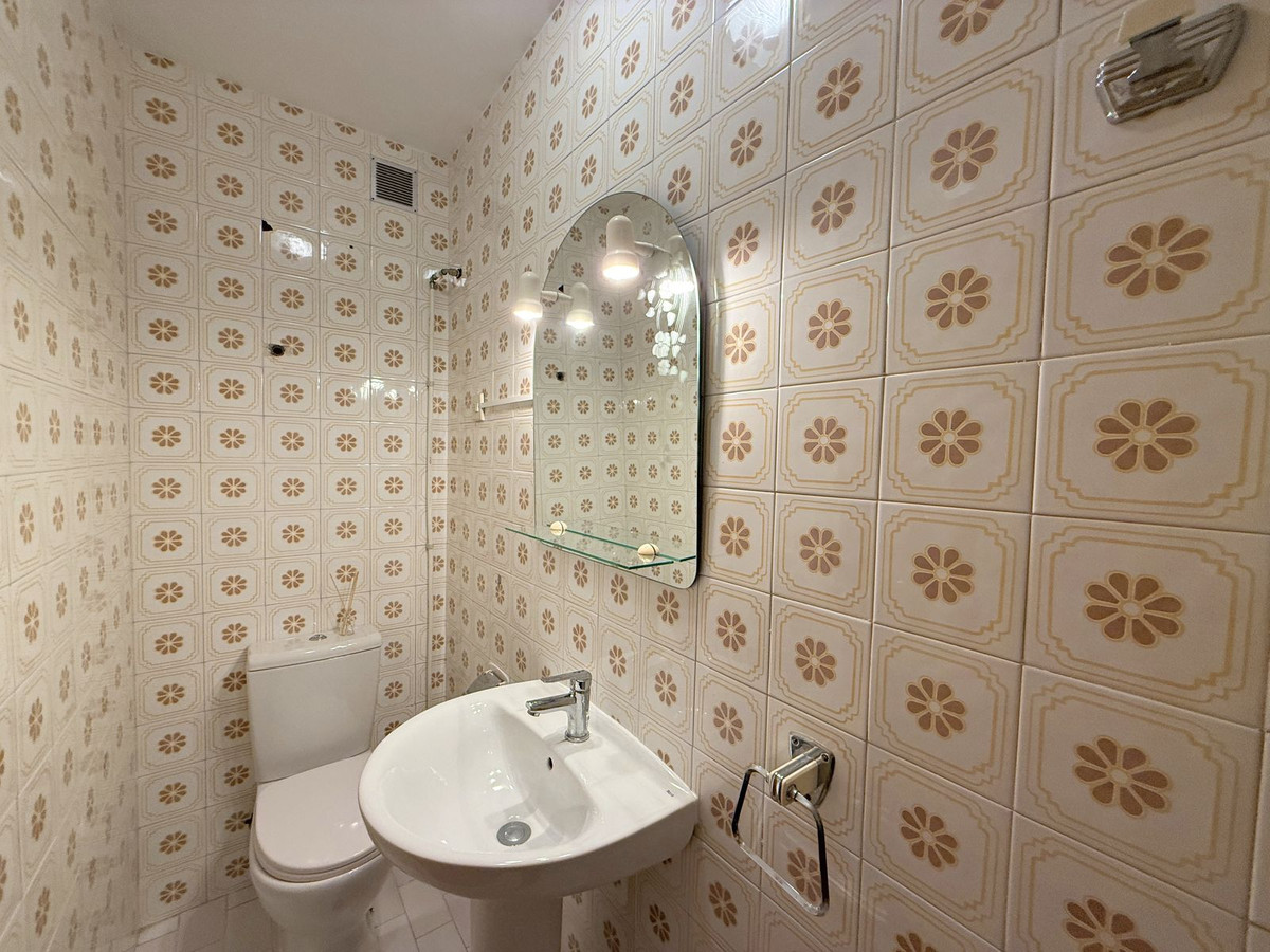 4 Bed Apartment for sale in San Luis De Sabinillas Costa Del Sol, Málaga, Spain
