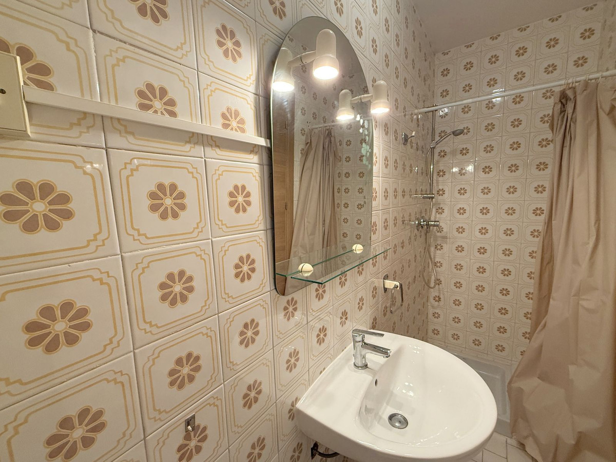 4 Bed Apartment for sale in San Luis De Sabinillas Costa Del Sol, Málaga, Spain