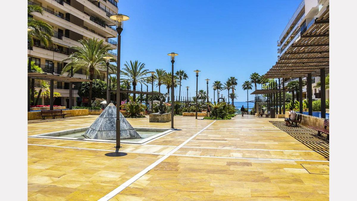 2 Bed Apartment for sale in Marbella Costa Del Sol, Málaga, Spain