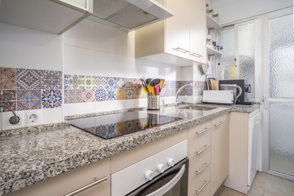 3 Bed Apartment for sale in Fuengirola Costa Del Sol, Málaga, Spain