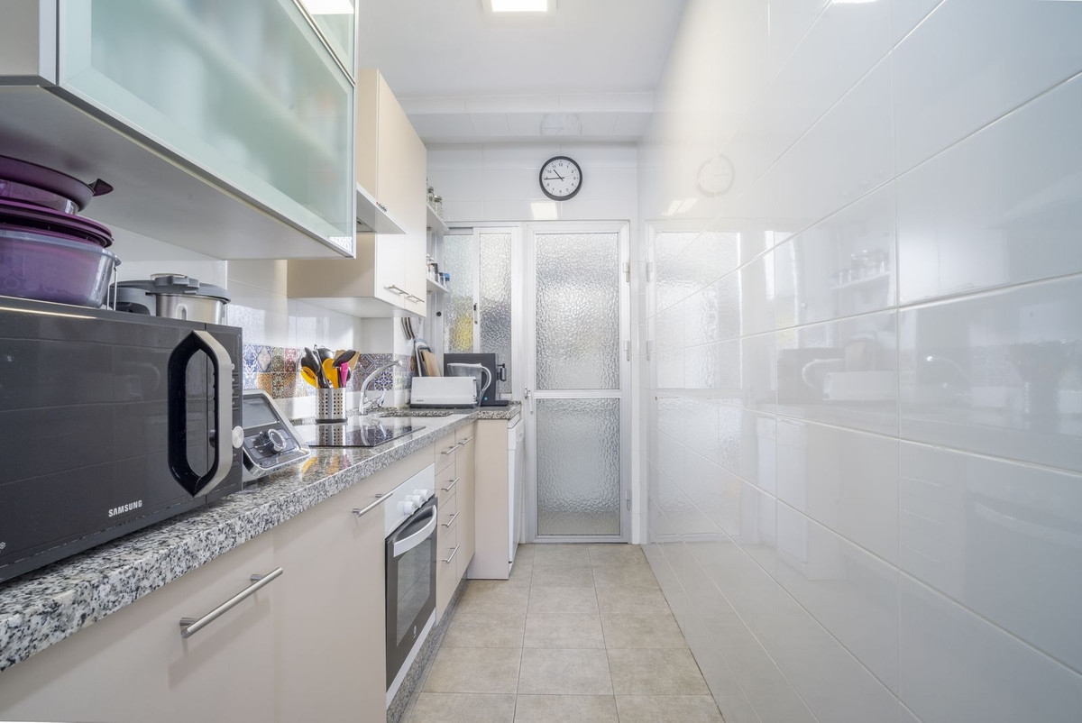 3 Bed Apartment for sale in Fuengirola Costa Del Sol, Málaga, Spain