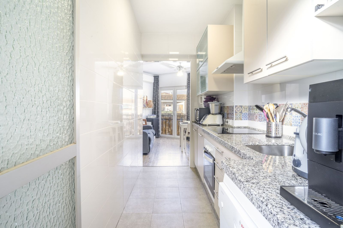 3 Bed Apartment for sale in Fuengirola Costa Del Sol, Málaga, Spain
