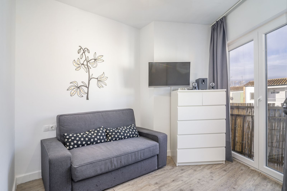 3 Bed Apartment for sale in Fuengirola Costa Del Sol, Málaga, Spain