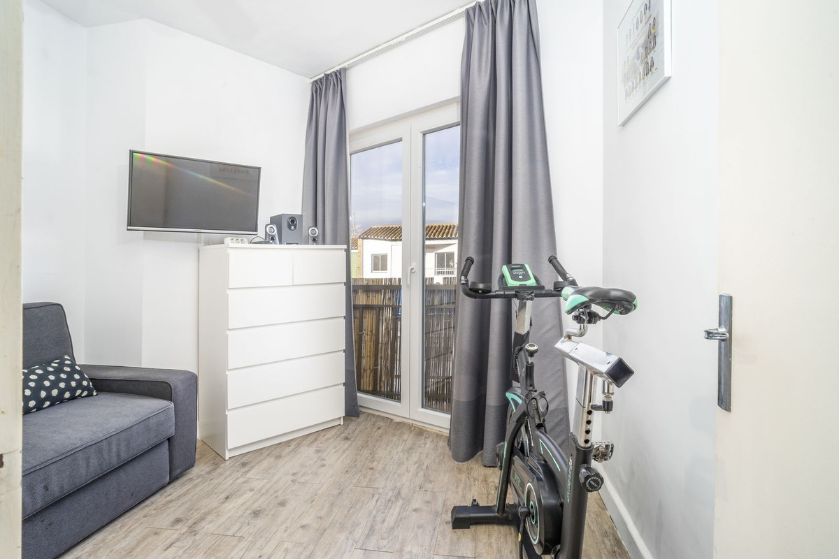 3 Bed Apartment for sale in Fuengirola Costa Del Sol, Málaga, Spain