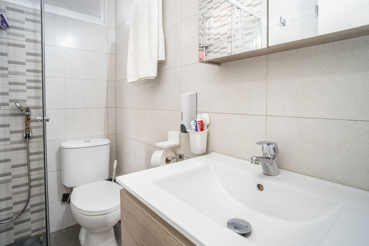 3 Bed Apartment for sale in Fuengirola Costa Del Sol, Málaga, Spain