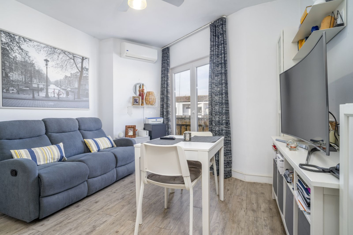 3 Bed Apartment for sale in Fuengirola Costa Del Sol, Málaga, Spain