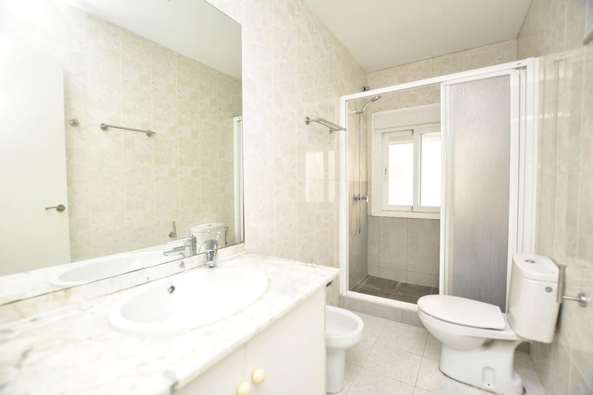 3 Bed Apartment for sale in Marbella Costa Del Sol, Málaga, Spain
