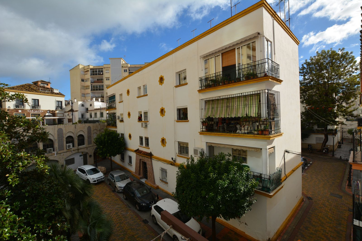 3 Bed Apartment for sale in Marbella Costa Del Sol, Málaga, Spain