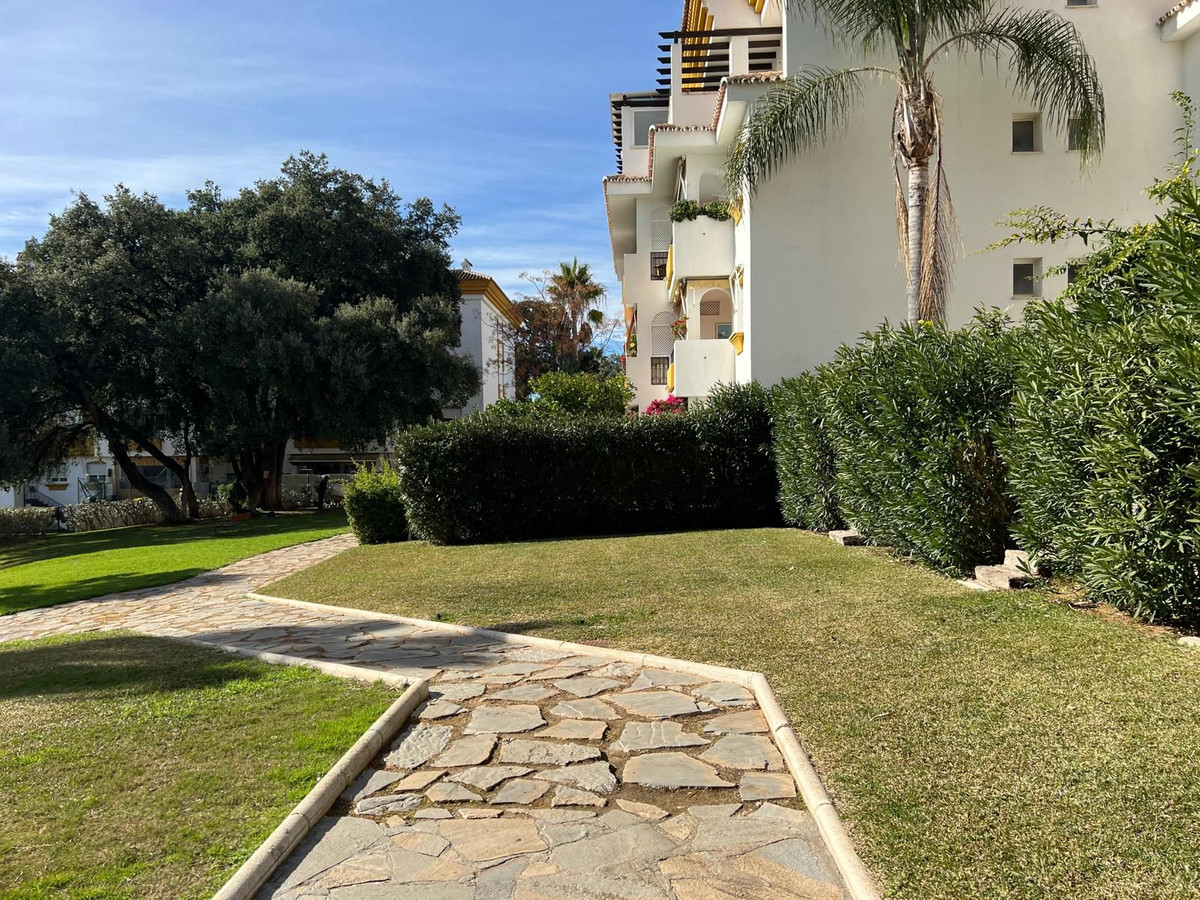 2 Bed Apartment for sale in The Golden Mile Costa Del Sol, Málaga, Spain